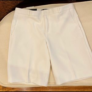 Banana Republic 10.5” Avery Short in White size 8